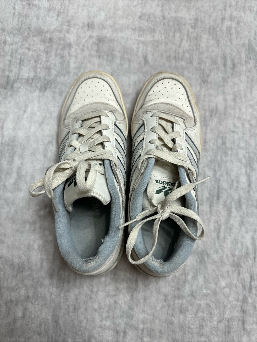 Adidas Sneakers